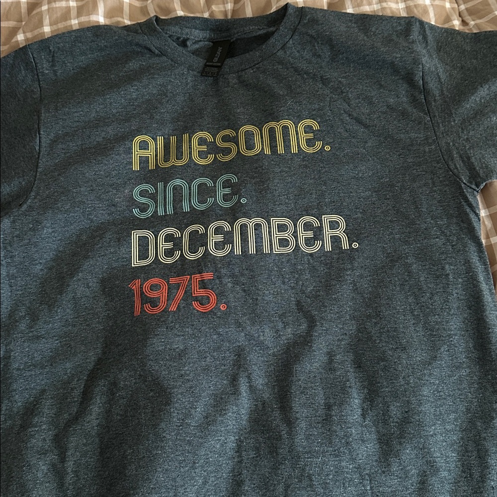 Awesome since 1975 T-Shirt. 50th birthday gift. Unisex Youth Large.